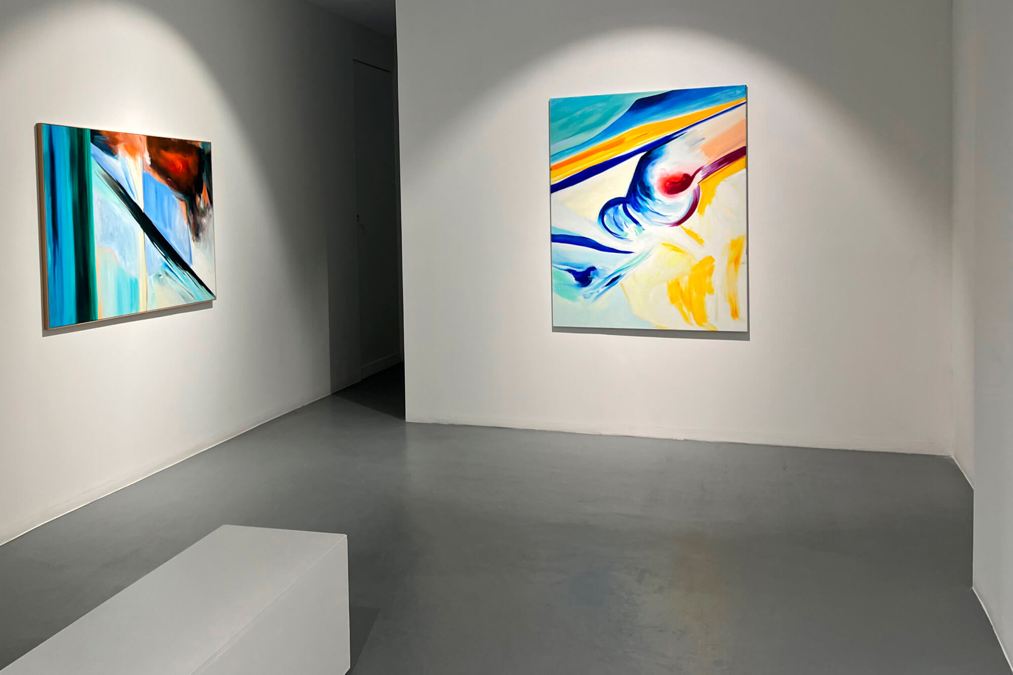 02 EXTRAS EXHIBITION SLIDESHOW